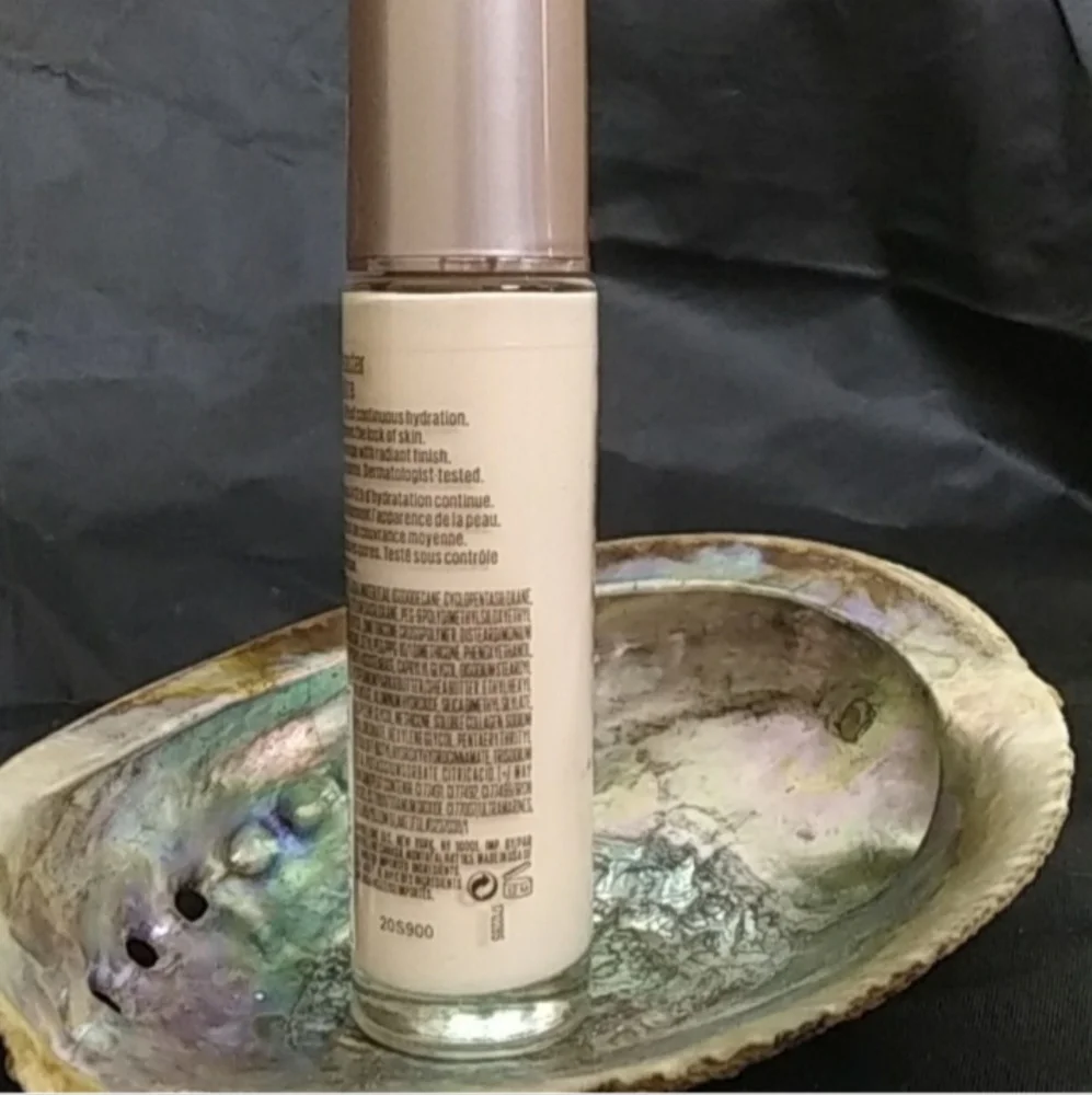 Maybelline Dream Radiant Liquid Foundation Shade 00 Color Alabaster
